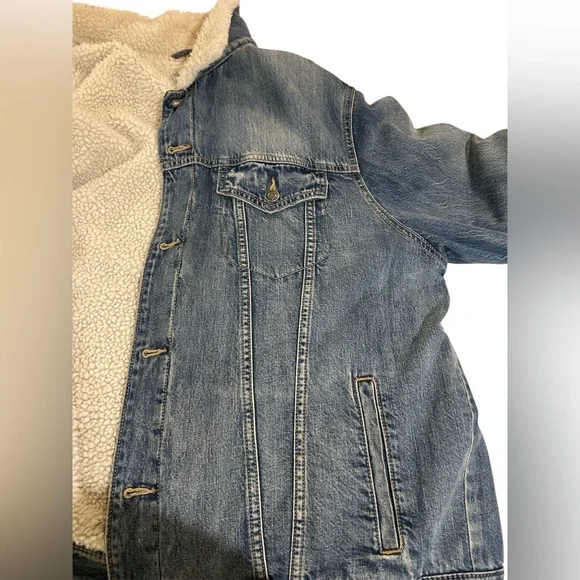 Old Navy Denim Jacket with Sherpa Lining - Picture 6 of 7